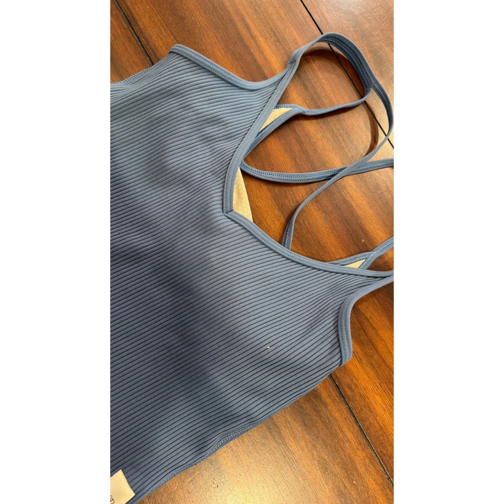 Vuori Ribbed V-Neck Crop Tank with Built-in Bra Dusty Blue Straps Size Small - Picture 16 of 16